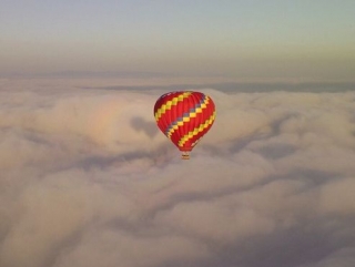  Voando sobre as nuvens 